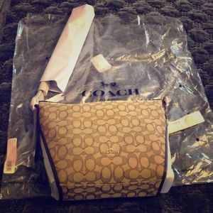 Coach Small Dufflette💝